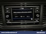 Volkswagen Crafter 2.0 TDI 141pk L3H3 L2H2 Euro6 Airco | Camera | Apple Carplay | Cruisecontrol | Chauffeursstoel Parkeersensoren, Bijrijdersbank, 3000kg trekvermogen,  Android Auto, zilver