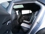 Peugeot e-2008 EV GT 50 kWh 3-fase | SOH 92% | Panoramadak | 360 Camera | Stoelverwarming
