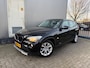 BMW X1 SDrive18i Executive / LEDER INTERIEUR / NAVIGATIE / PARKEERSENSOREN / NEDERLANDSE AUTO / CLIMATE CONTROL / CRUISE CONTROL