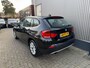 BMW X1 SDrive18i Executive / LEDER INTERIEUR / NAVIGATIE / PARKEERSENSOREN / NEDERLANDSE AUTO / CLIMATE CONTROL / CRUISE CONTROL
