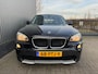 BMW X1 SDrive18i Executive / LEDER INTERIEUR / NAVIGATIE / PARKEERSENSOREN / NEDERLANDSE AUTO / CLIMATE CONTROL / CRUISE CONTROL