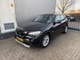 BMW X1 SDrive18i Executive / LEDER INTERIEUR / NAVIGATIE / PARKEERSENSOREN / NEDERLANDSE AUTO / CLIMATE CONTROL / CRUISE CONTROL