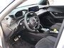 Peugeot e-2008 EV GT Avantage 54 kWh 156PK | Navigatie | Achteruitrijcamera | Verwarmde Sportstoelen | Alcantara Bekleding | Keyless Entry/Start | Full-LED Koplampen | Dodehoek Detectie | Adaptieve Cruise Control | 17" Lichtmetalen Velgen | Apple Carplay/Android Auto |