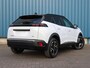 Peugeot e-2008 EV GT Avantage 54 kWh 156PK | Navigatie | Achteruitrijcamera | Verwarmde Sportstoelen | Alcantara Bekleding | Keyless Entry/Start | Full-LED Koplampen | Dodehoek Detectie | Adaptieve Cruise Control | 17" Lichtmetalen Velgen | Apple Carplay/Android Auto |