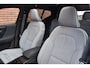 Volvo XC40 Extended Range 252PK Ultimate 82 kWh | Tailered Woolblend | 20'' | Getint glas |