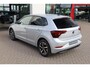 Volkswagen Polo 1.0 TSI Life Edition 95PK / 70kW Achteruitrijcamera, Apple Carplay & Android Auto, verwarmbare voorstoelen, Keyless Entry & Start, adaptive cruise control met Stop&Go en stuurhulp, 2-zonde Climatronic airconditioning, volledig digitaal instrumentenpaneel (Digital Cockpit), LED koplampen, parkeersensoren voor + achter, 16'' LMV 'Torsby