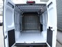 Peugeot Boxer Zwaar 2.2 HDi 140PK L2H2 3,5T I Trekhaak 3000 kg trekgewicht I Pack Techno Plus I Verzwaarde vering I Navigatie