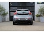 Volvo V40 2.0 T2 Momentum Polar+ Navi - LED - Half leder - 1e Eigenaar - LM Velgen