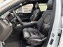 Volvo XC60 2.0 T6 Plug-in hybrid AWD R-Design Panoramadak | Trekhaak | Harman Kardon | Elektrische stoelen | Keyless | 360 Camera | Sportstoelen