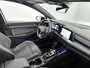 Volkswagen Golf 1.5 eTSI R-Line Business | Automaat | Panoramadak | Navigatie | Apple Carplay / Android Auto | IQ-Light | Sfeerverlichting | Lichtmetalen Velgen |
