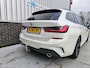 BMW 3-Serie Touring 320i High Executive Edition | M Sport | Panoramadak | Leder/alcantara | Camera | Navi | 19" velgen