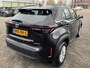 Toyota Yaris Cross 1.5 HYBRID DYNAMIC NAVI HEAD-UP STOEL/STUURVERW APPLE/ANDROID EL-ACHTERKLEP KEYLESS ALL SEASON