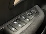 Peugeot 208 Style | Dashboard en deurpanelen in kunststof met carboneffect | Ecoled koplampen | Elektrisch verstelbare en verwarmbare buitenspiegels