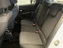 Peugeot 208 Style | Dashboard en deurpanelen in kunststof met carboneffect | Ecoled koplampen | Elektrisch verstelbare en verwarmbare buitenspiegels