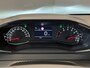 Peugeot 208 Style | Dashboard en deurpanelen in kunststof met carboneffect | Ecoled koplampen | Elektrisch verstelbare en verwarmbare buitenspiegels