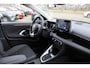 Toyota Yaris 1.5 HYBRID DYNAMIC LED KOPLAMPEN KEYLESS APPLE/ANDROID AD-CRUISE 16"LM-VELGEN NL-AUTO