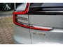 Volvo EC40 Single Motor Extended Range Plus 82 kWh | € 2.950 Volvo EV- Subsidie | Nieuw en direct leverbaar | Powerseats Elektrisch verstelbaar | Stoel + Stuurverwarming | Nubuck bekleding | Panoramadak | Adaptieve Cruise Control | Elektrische Achterklep
