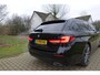 BMW 5-Serie Touring 520i High Executive Edition | Cruise control | Luchtvering | Stoelverwarming | LED |