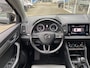 Skoda Karoq 1.0 TSI Business Edition / NL-Auto / 99.000 KM / 1e-Eigenaar / Vol-Leder / Apple-Carplay & Android-Auto / Cruise-Control / Climate-Control / Trekhaak / Keyless / LED-Verlichting / Radio-Bluetooth-Navi / Draadloze telefoonlader / PDC V+A met Camera / 17'' LMV / ENZ.
