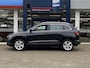 Skoda Karoq 1.0 TSI Business Edition / NL-Auto / 99.000 KM / 1e-Eigenaar / Vol-Leder / Apple-Carplay & Android-Auto / Cruise-Control / Climate-Control / Trekhaak / Keyless / LED-Verlichting / Radio-Bluetooth-Navi / Draadloze telefoonlader / PDC V+A met Camera / 17'' LMV / ENZ.