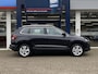 Skoda Karoq 1.0 TSI Business Edition / NL-Auto / 99.000 KM / 1e-Eigenaar / Vol-Leder / Apple-Carplay & Android-Auto / Cruise-Control / Climate-Control / Trekhaak / Keyless / LED-Verlichting / Radio-Bluetooth-Navi / Draadloze telefoonlader / PDC V+A met Camera / 17'' LMV / ENZ.