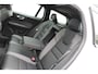Volvo V60 B3 Automaat Plus Dark, Volvo V60 B3 AUT7 163PK Plus Dark, Adaptieve Cruise Control met Pilot Assist, BLIS Doedehoekdetectie, Panoramadak, 360 graden camera, Harman Kardon, Sportstoelen
