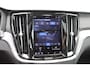 Volvo V60 B3 Automaat Plus Dark, Volvo V60 B3 AUT7 163PK Plus Dark, Adaptieve Cruise Control met Pilot Assist, BLIS Doedehoekdetectie, Panoramadak, 360 graden camera, Harman Kardon, Sportstoelen