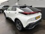 Toyota C-HR 1.8 Hybrid 140 Executive Bi-tone, NEXT GEN. PACK, Nieuw en direct rijden, Navigatie, Elek. Achterklep. Head-Up display, Dodehoekdetectie, JBL, LMV, PDC