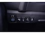 Toyota Auris 1.8 Hybrid First Edition navigatie camera private glas lmv 16" stoelverwarming climate controle DAB keyless entry en start voorstoelen verwarmd PDC v+a