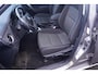 Toyota Auris 1.8 First Edition navigatie camera private glas lmv 16" stoelverwarming climate controle DAB keyless entry en start voorstoelen verwarmd PDC v+a