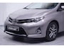 Toyota Auris 1.8 First Edition navigatie camera private glas lmv 16" stoelverwarming climate controle DAB keyless entry en start voorstoelen verwarmd PDC v+a