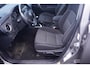 Toyota Auris 1.8 First Edition navigatie camera private glas lmv 16" stoelverwarming climate controle DAB keyless entry en start voorstoelen verwarmd PDC v+a