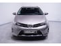Toyota Auris 1.8 Hybrid First Edition navigatie camera private glas lmv 16" stoelverwarming climate controle DAB keyless entry en start voorstoelen verwarmd PDC v+a