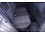 Toyota Auris 1.8 First Edition navigatie camera private glas lmv 16" stoelverwarming climate controle DAB keyless entry en start voorstoelen verwarmd PDC v+a