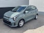 Kia Picanto 1.0 DPI DynamicLine Direct leverbaar € 19.450 incl metallic lak excl dealeropties.