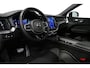 Volvo XC60 2.0 T6 Plug-in hybrid AWD R-Design / Facelift / Black Edition / Panoramadak / Elektr. verstelbare voorstoel (memory) / 21'' LMV / Apple Carplay / Achteruitrijcamera / Elektr. bedienbare achterklep / Keyless / LED Koplampen / Lederen contourstoelen