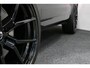 Volvo XC60 2.0 T6 Plug-in hybrid AWD R-Design / Facelift / Black Edition / Panoramadak / Elektr. verstelbare voorstoel (memory) / 21'' LMV / Apple Carplay / Achteruitrijcamera / Elektr. bedienbare achterklep / Keyless / LED Koplampen / Lederen contourstoelen