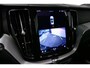 Volvo XC60 2.0 T6 Plug-in hybrid AWD R-Design / Facelift / Black Edition / Panoramadak / Elektr. verstelbare voorstoel (memory) / 21'' LMV / Apple Carplay / Achteruitrijcamera / Elektr. bedienbare achterklep / Keyless / LED Koplampen / Lederen contourstoelen