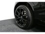 Volvo XC60 2.0 T6 Plug-in hybrid AWD R-Design / Facelift / Black Edition / Panoramadak / Elektr. verstelbare voorstoel (memory) / 21'' LMV / Apple Carplay / Achteruitrijcamera / Elektr. bedienbare achterklep / Keyless / LED Koplampen / Lederen contourstoelen