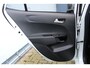 Kia Picanto 1.0 DPi DynamicPlusLine | Incl. 12 maanden Garantie | Dealer onderhouden | Automaat | Achteruitrijcamera | Parkeersensoren achter | Keyless entry/start | Climate controle | Cruise controle | Apple CarPlay/Android auto | Navigatie | 15 Inch LMV | Getinte ramen | Set winterbanden aanwezig | Origineel NL auto | NAP |