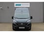 Megamobile Lounge Mobil Mega Lounge 640 180pk - Elektrisch bed - Vloerverwarming - Omvormer - Prijs incl. BTW/BPM