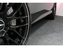 Mercedes-Benz E-klasse Estate 300 e AMG Line / E63 AMG Grill / E63 AMG Diffuser / Panoramadak / Burmester Sound System / Sfeerverlichting / Luchtvering (achteras) / LED High Performance / 20'' LMV / Night pakket / Apple Carplay - Andriod auto / Stoelverwarming / Trekhaak (zwenkbaar) / Achteruitrijcamera / Draadloze telefoonlader / Widescreen