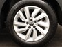 Volkswagen T-Cross 1.0 TSI Life | Parkeersensoren Achter | Navigatie | App Connect | Lichtmetalen Velgen