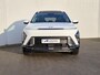 Hyundai Kona 1.6 GDI HEV Premium Sky Automaat / Glazen schuif- en kanteldak / Trekgewicht 1300 kg / Achterbank verwarming / Adaptief cruise control / Elektrische achterklep / Apple Carplay Android Auto /