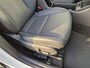 Hyundai Kona 1.6 GDI HEV Premium Sky Automaat / Glazen schuif- en kanteldak / Trekgewicht 1300 kg / Achterbank verwarming / Adaptief cruise control / Elektrische achterklep / Apple Carplay Android Auto /