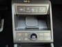 Hyundai Kona 1.6 GDI HEV Premium Sky Automaat / Glazen schuif- en kanteldak / Trekgewicht 1300 kg / Achterbank verwarming / Adaptief cruise control / Elektrische achterklep / Apple Carplay Android Auto /
