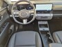Hyundai Kona 1.6 GDI HEV Premium Sky Automaat / Glazen schuif- en kanteldak / Trekgewicht 1300 kg / Achterbank verwarming / Adaptief cruise control / Elektrische achterklep / Apple Carplay Android Auto /