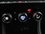 Renault Captur TCe 140PK EDC Intens / CAMERA / NAVI GROOT / STOELVERWARMING / 1500KG trekgewicht