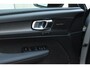 Volvo XC40 B4 211PK Automaat Plus Dark / Lighting Pack / Pixel led / 20'' Velgen / Donker getint glas