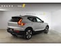 Volvo XC40 B4 211PK Automaat Plus Dark / Lighting Pack / Pixel led / 20'' Velgen / Donker getint glas